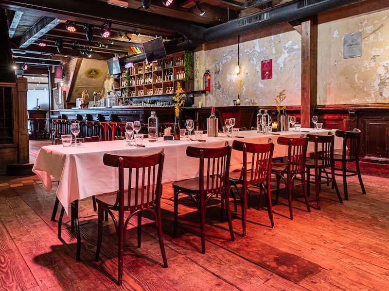 Den Haag – humoristische moordspellen bij Restaurant Rootz voor bedrijfsuitje, vrijgezellenfeest en teambuilding