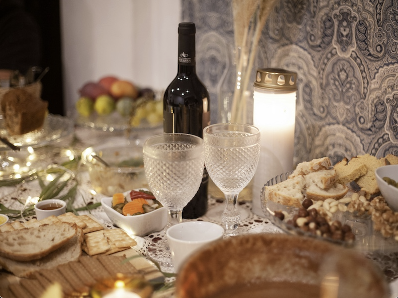 Speel een spel thuis op je eigen gehoste dinnerparty