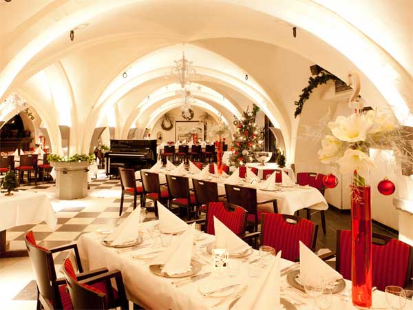Sfeervol moorddiner bij Brasserie Cé – Den Bosch Den Bosch – moorddiner bij Brasserie Cé voor teambuilding, personeelsfeest of groepsuitje