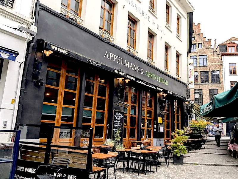 Buitenkant Brasserie Appelmans Papenstraatje Antwerpen nabij Kathedraal - moorddiner en moordspel locatie