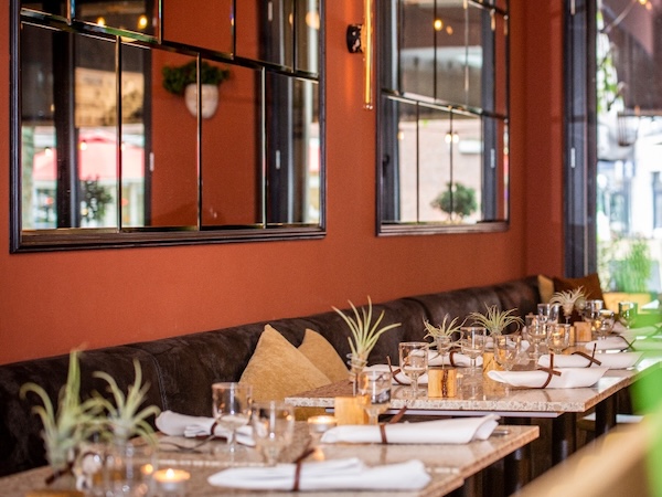 Buitenkant Restaurant Rosalie Tilburg Korte Heuvel nabij Poppodium 013 - moorddiner en moordspel locatie