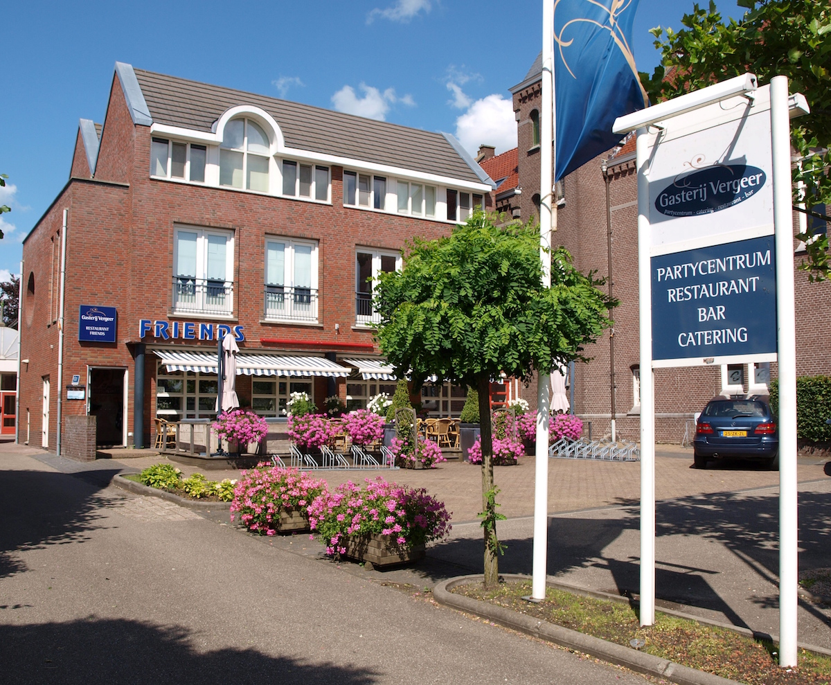 Buitenkant Gasterij Vergeer Reeuwijk-Dorp landelijke setting - moorddiner en moordspel feestlocatie