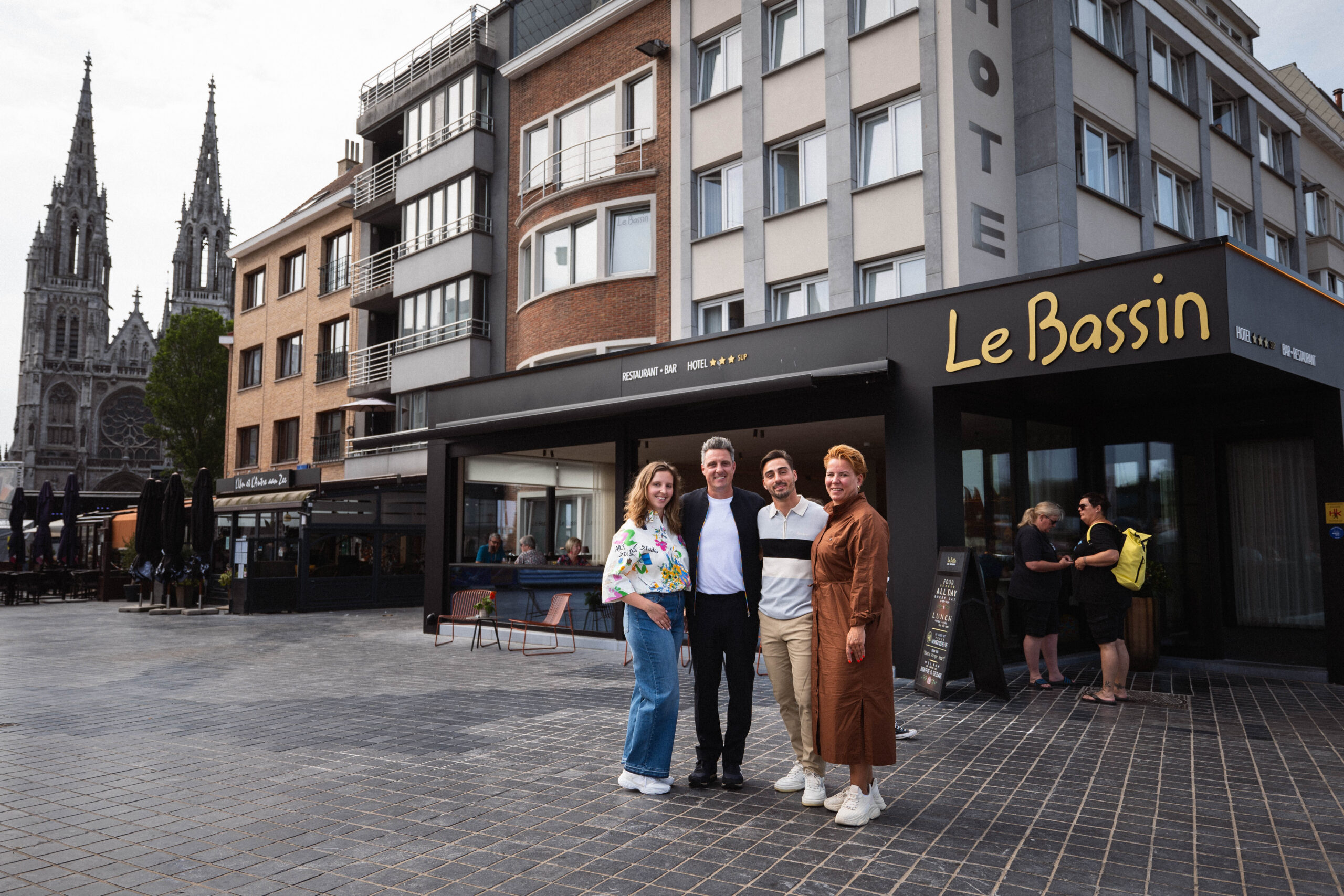 Buitenkant van restaurant Le Bassin in hartje Oostende
